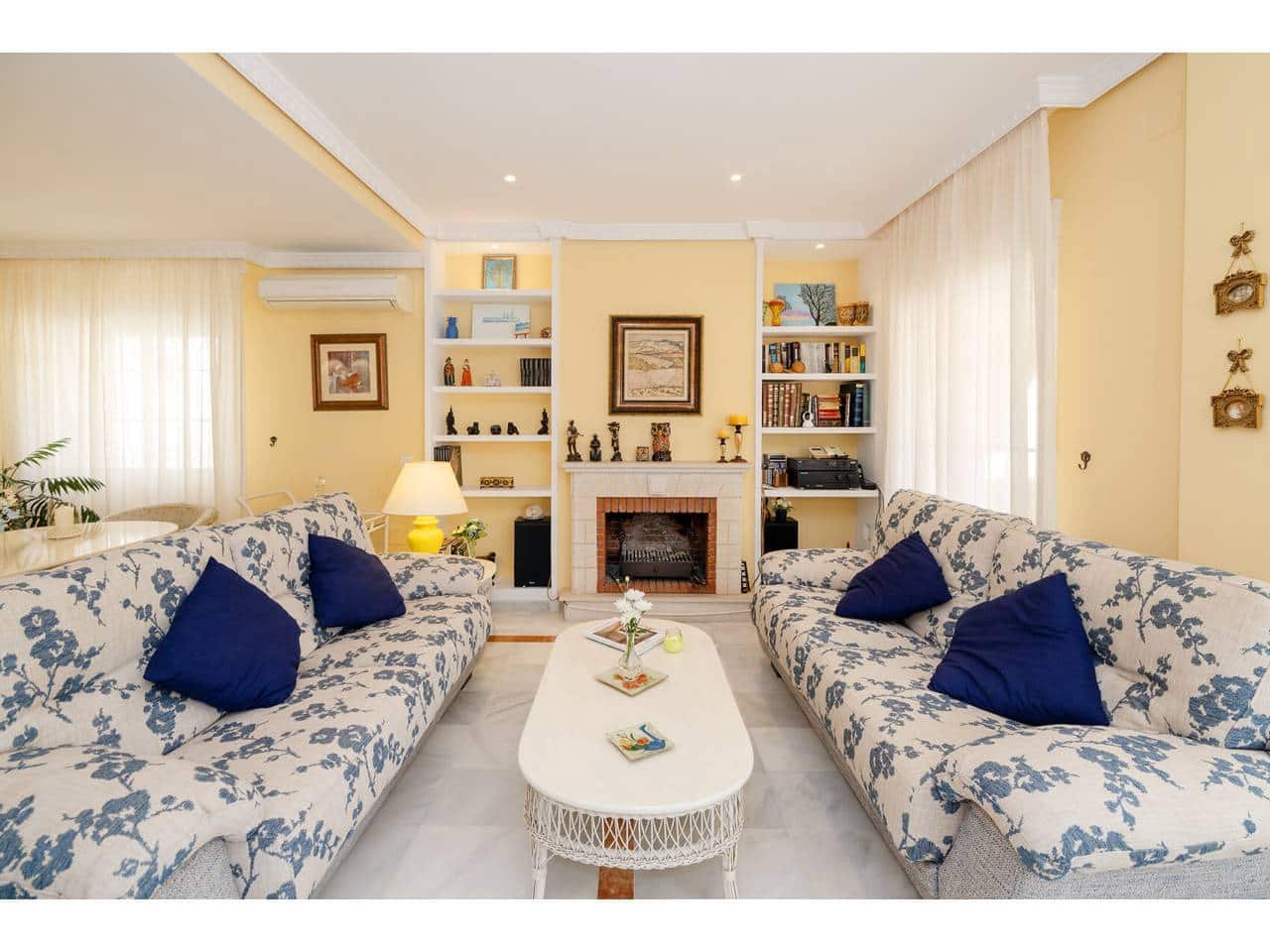 4 sovrum Villa till salu i Algeciras med pool garage - 610 000 € (Ref: 10077539)