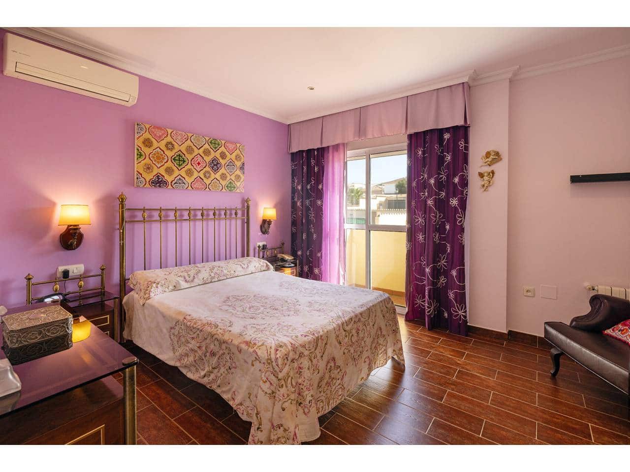 4 sovrum Villa till salu i Algeciras med pool garage - 610 000 € (Ref: 10077539)