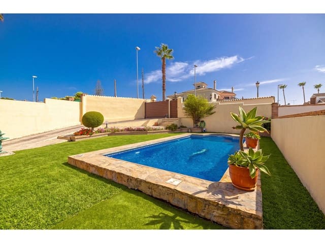 4 camera da letto Villa in vendita in Algeciras con piscina garage - 610.000 € (Rif: 10077539)
