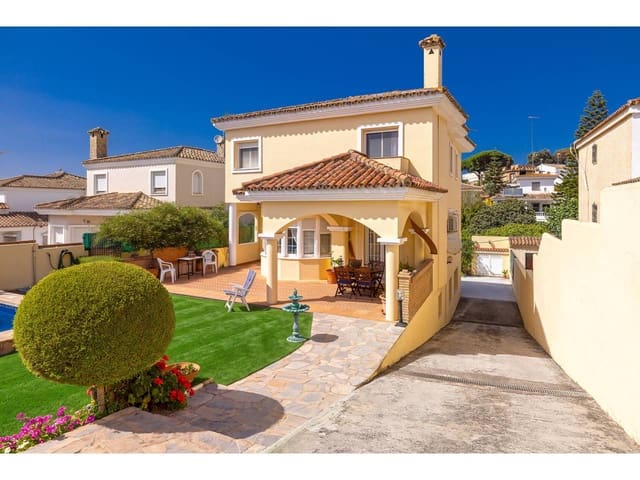 4 camera da letto Villa in vendita in Algeciras con piscina garage - 610.000 € (Rif: 10077539)