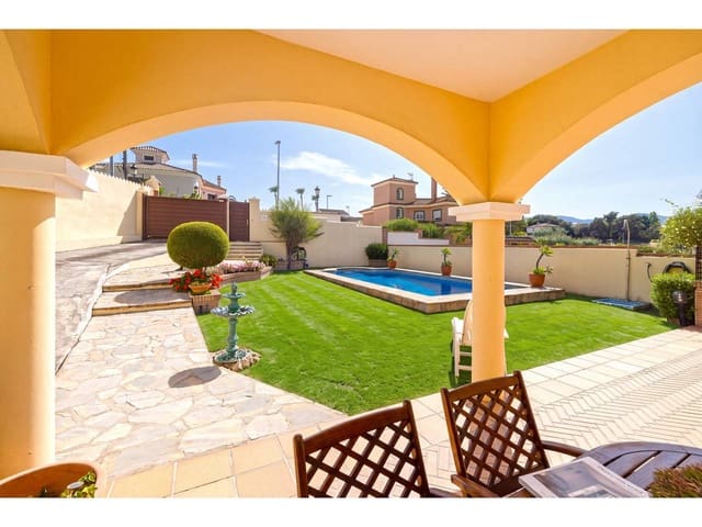 4 camera da letto Villa in vendita in Algeciras con piscina garage - 610.000 € (Rif: 10077539)
