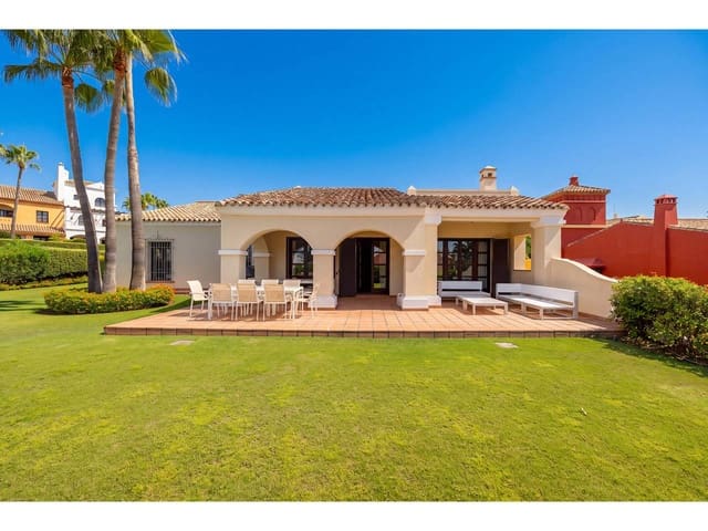 6 slaapkamer Villa te koop in Sotogrande Alto, San Roque met zwembad garage - € 1.300.000 (Ref: 10077540)