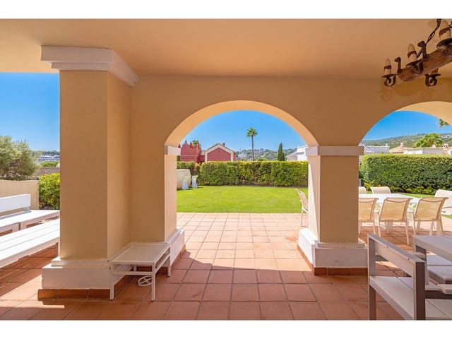 6 slaapkamer Villa te koop in Sotogrande Alto, San Roque met zwembad garage - € 1.300.000 (Ref: 10077540)