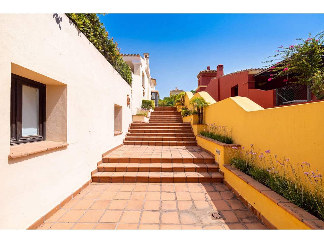 6 slaapkamer Villa te koop in Sotogrande met zwembad garage - € 1.300.000 (Ref: 10077540)
