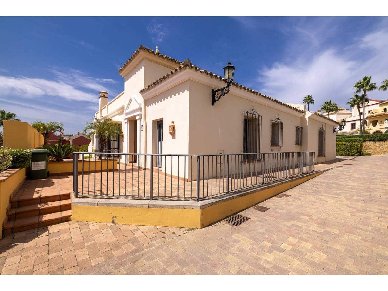 6 slaapkamer Villa te koop in Sotogrande met zwembad garage - € 1.300.000 (Ref: 10077540)