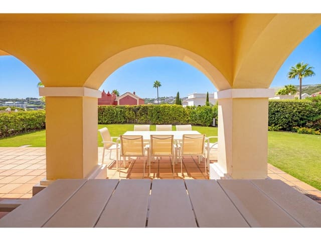6 slaapkamer Villa te koop in Sotogrande Alto, San Roque met zwembad garage - € 1.300.000 (Ref: 10077540)