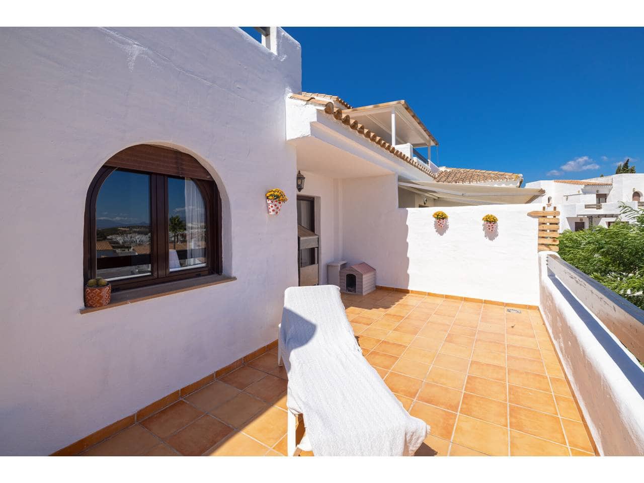 2 soverom Leilighet til salgs i Casares med svømmebasseng garasje - € 399 000 (Ref: 10080244)