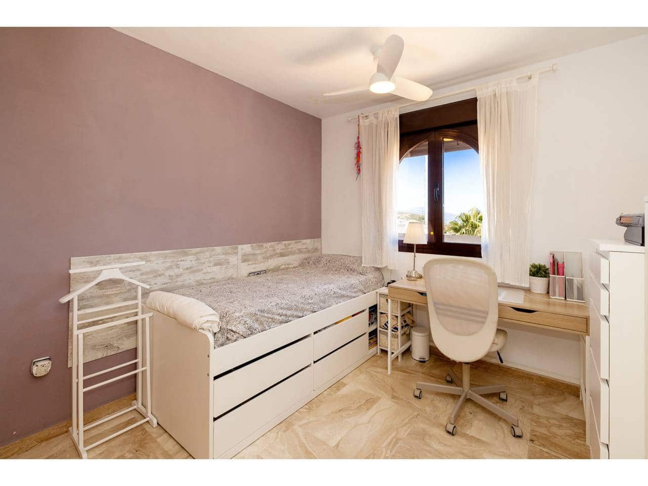 2 soverom Leilighet til salgs i Casares med svømmebasseng garasje - € 399 000 (Ref: 10080244)