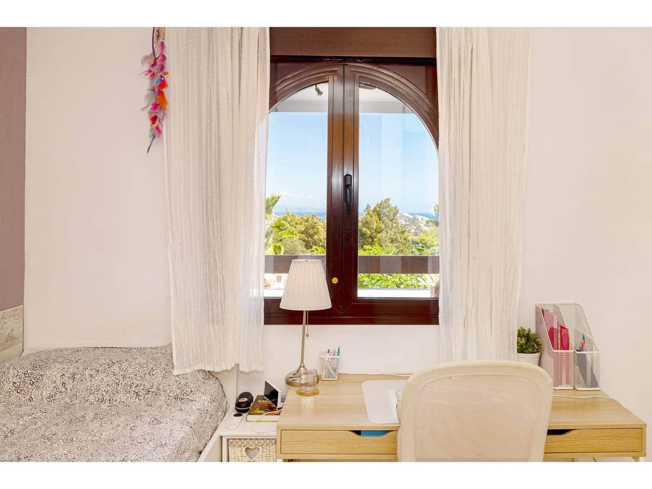 2 soverom Leilighet til salgs i Casares med svømmebasseng garasje - € 399 000 (Ref: 10080244)