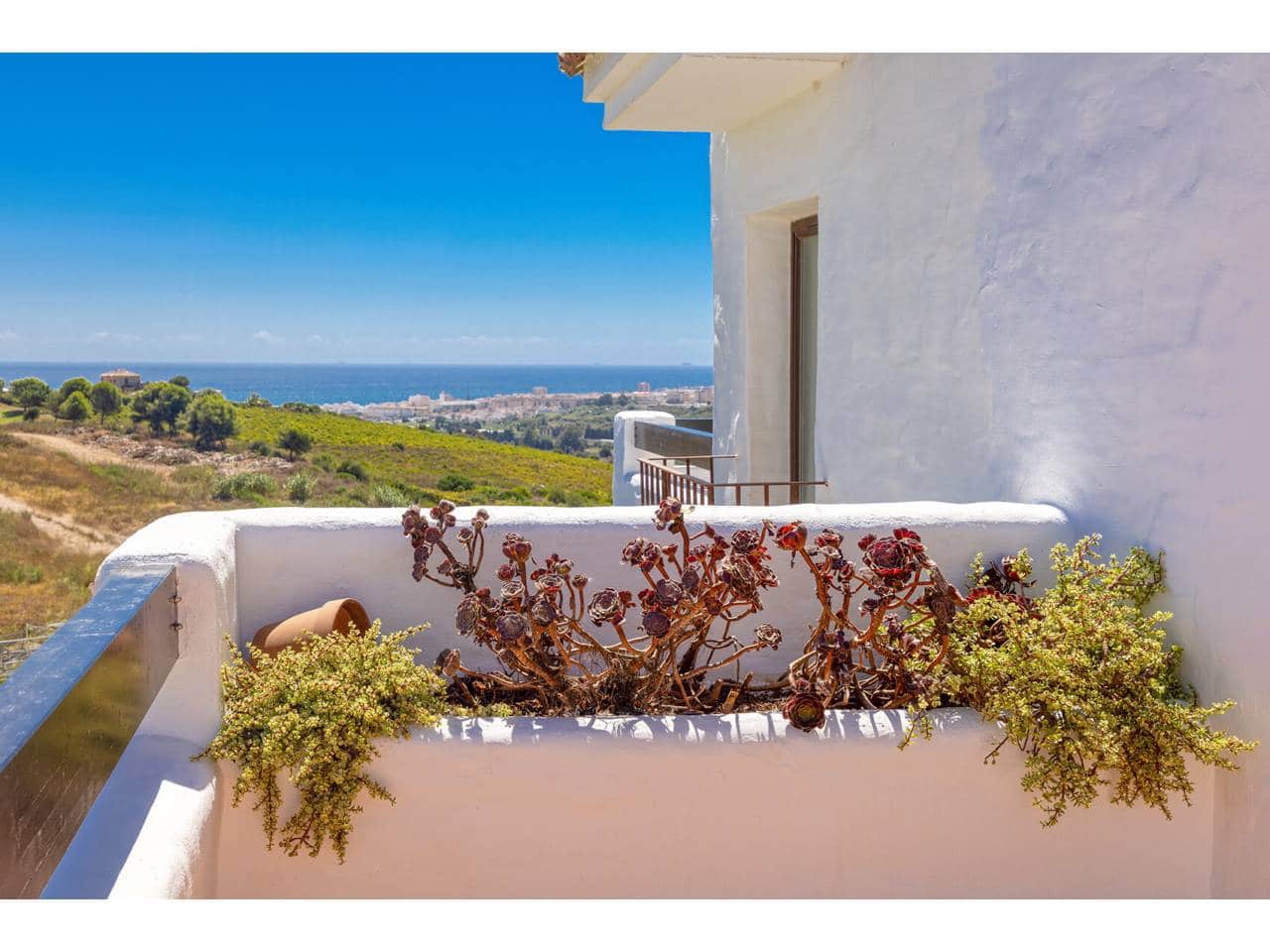 2 soverom Leilighet til salgs i Casares med svømmebasseng garasje - € 399 000 (Ref: 10080244)