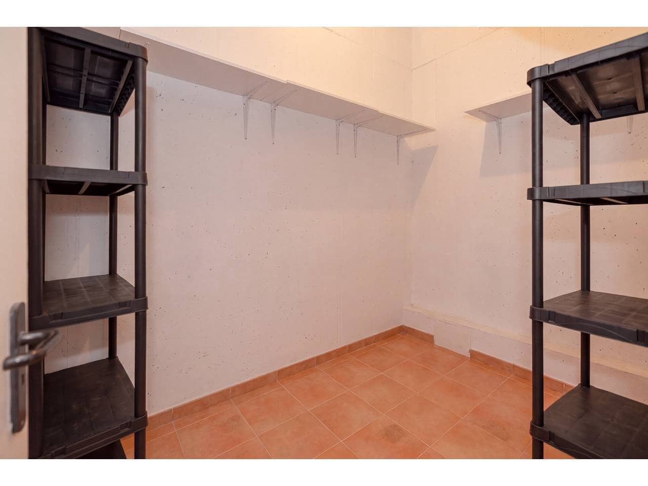 2 soverom Leilighet til salgs i Casares med svømmebasseng garasje - € 399 000 (Ref: 10080244)