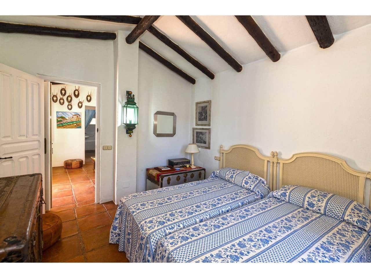 8 sypialnia Finka/Dom wiejski na sprzedaż w Gaucin z basenem garażem - 2 700 000 € (Ref: 10085372)