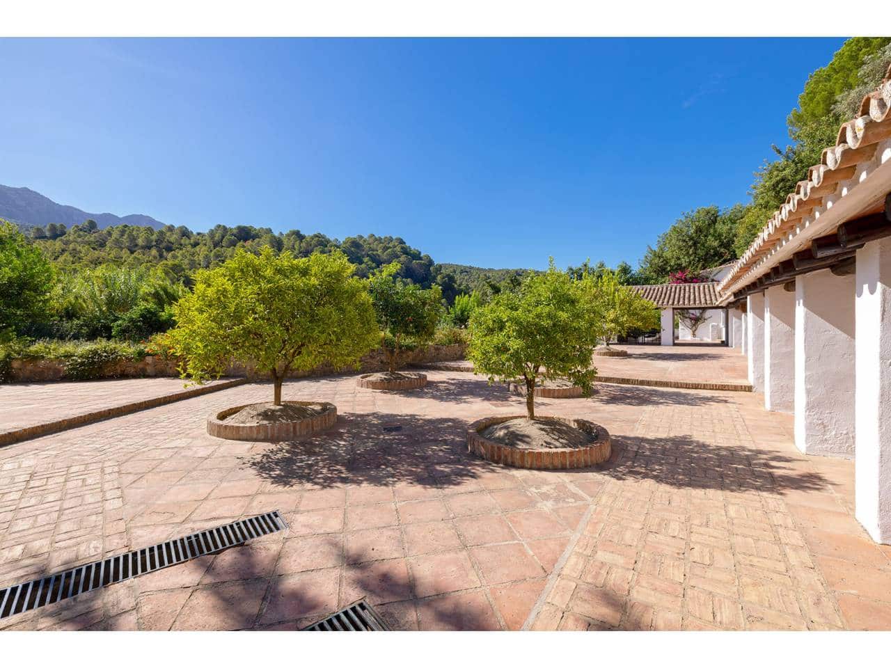 8 sypialnia Finka/Dom wiejski na sprzedaż w Gaucin z basenem garażem - 2 700 000 € (Ref: 10085372)