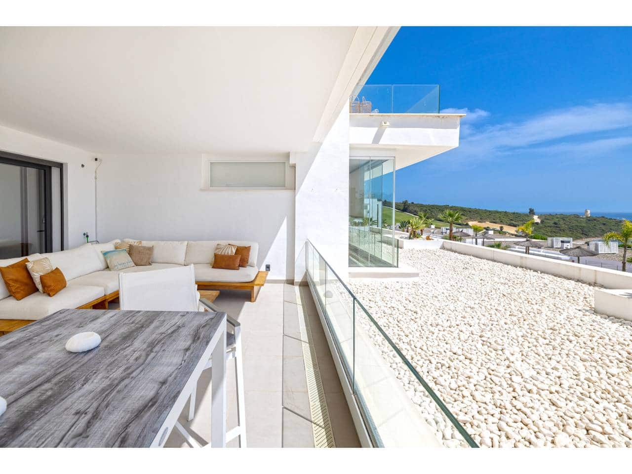 Piso de 2 habitaciones en La Alcaidesa en venta con piscina garaje - 725.000 € (Ref: 10085373)