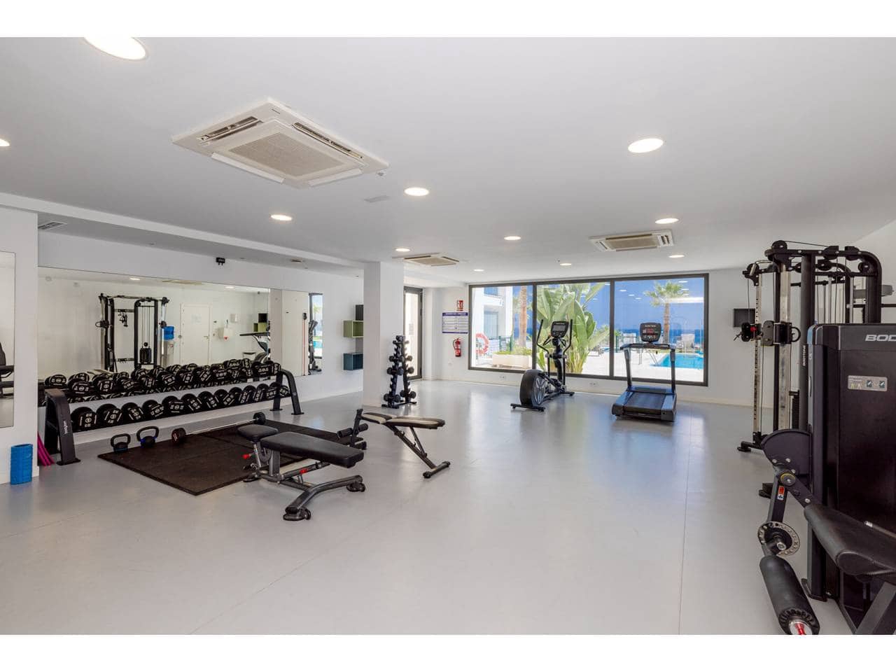 Piso de 2 habitaciones en La Alcaidesa en venta con piscina garaje - 725.000 € (Ref: 10085373)