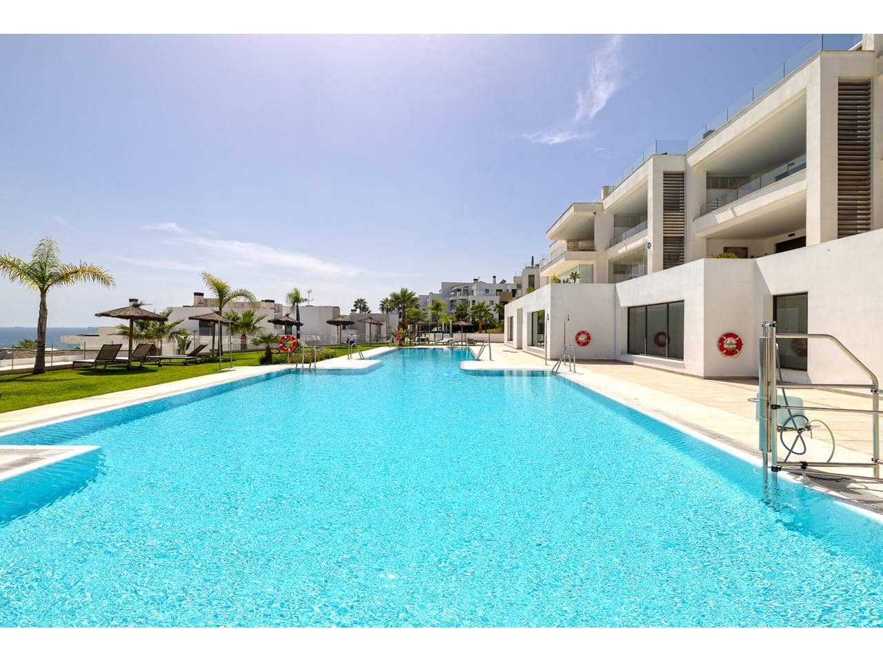 Piso de 2 habitaciones en La Alcaidesa en venta con piscina garaje - 725.000 € (Ref: 10085373)