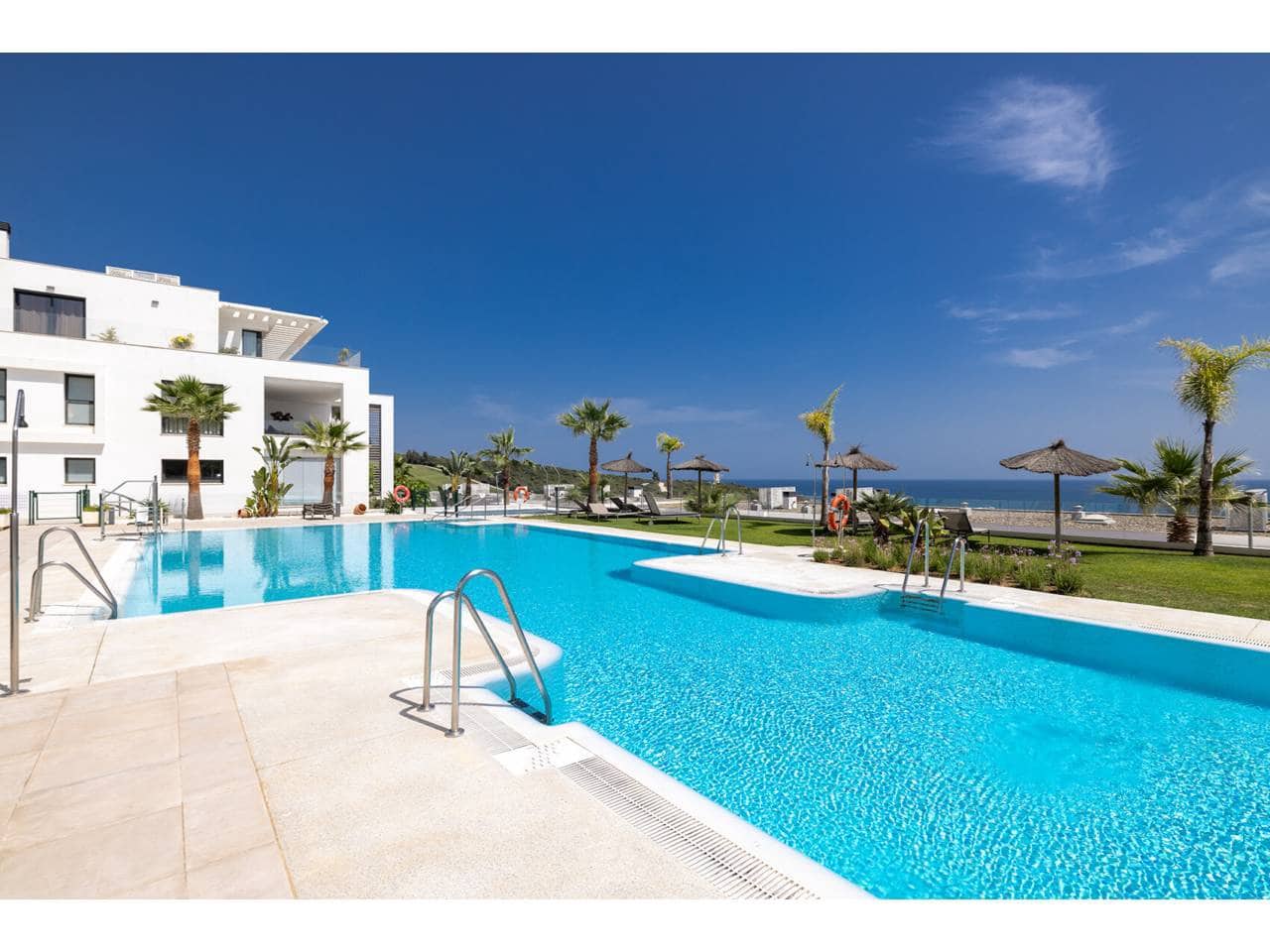 Piso de 2 habitaciones en La Alcaidesa en venta con piscina garaje - 725.000 € (Ref: 10085373)