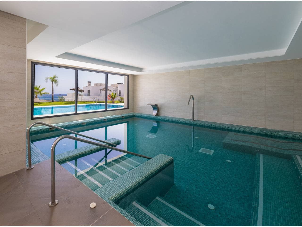 Piso de 2 habitaciones en La Alcaidesa en venta con piscina garaje - 725.000 € (Ref: 10085373)