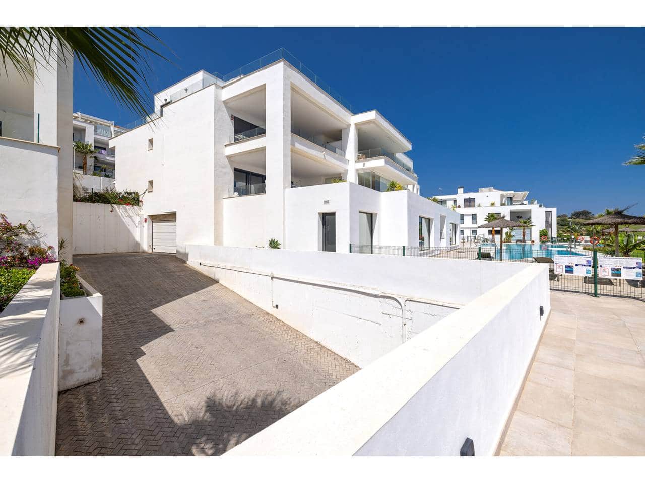 Piso de 2 habitaciones en La Alcaidesa en venta con piscina garaje - 725.000 € (Ref: 10085373)