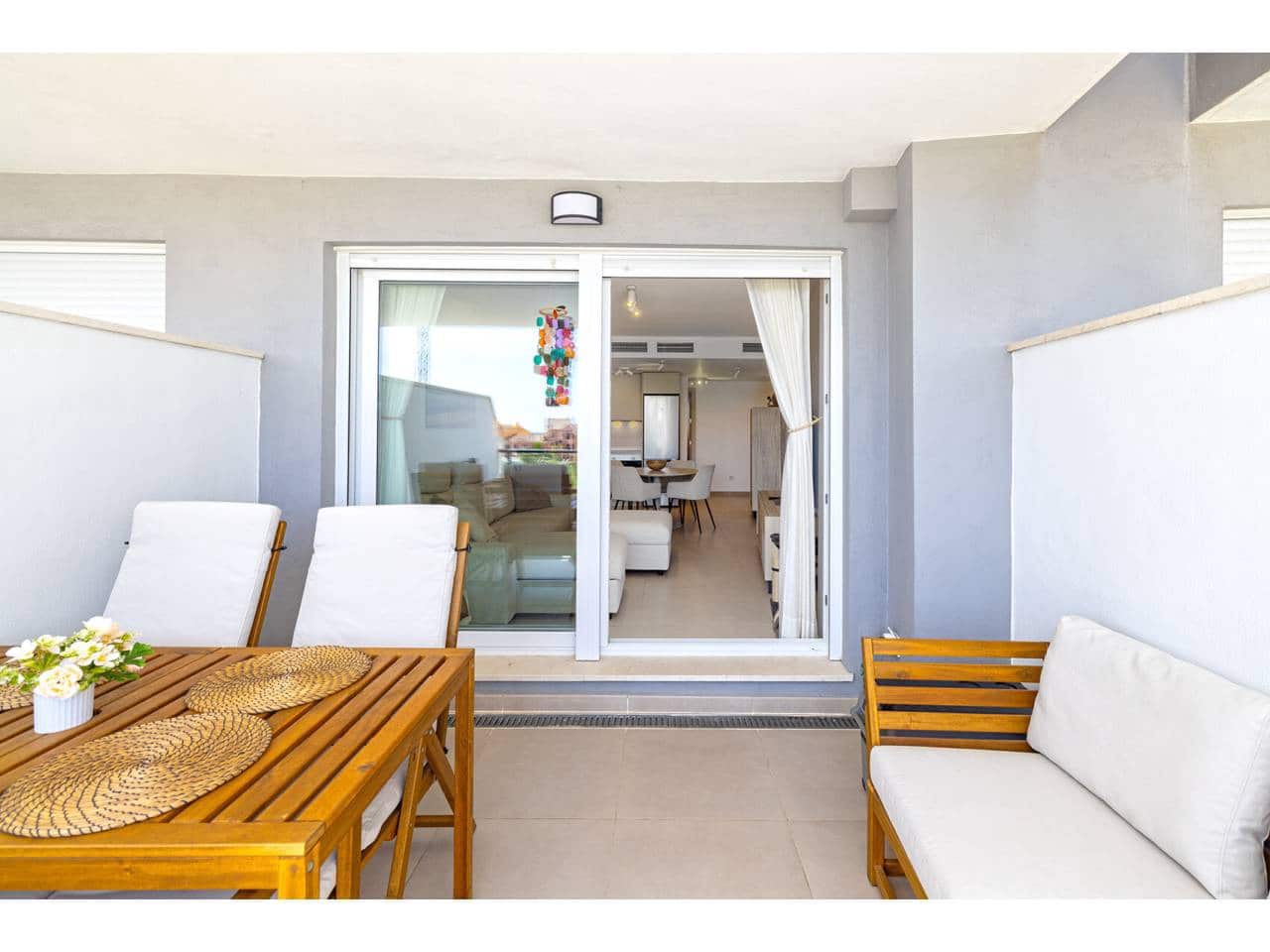 2 soverom Leilighet til salgs i Manilva med svømmebasseng garasje - € 329 000 (Ref: 10106584)