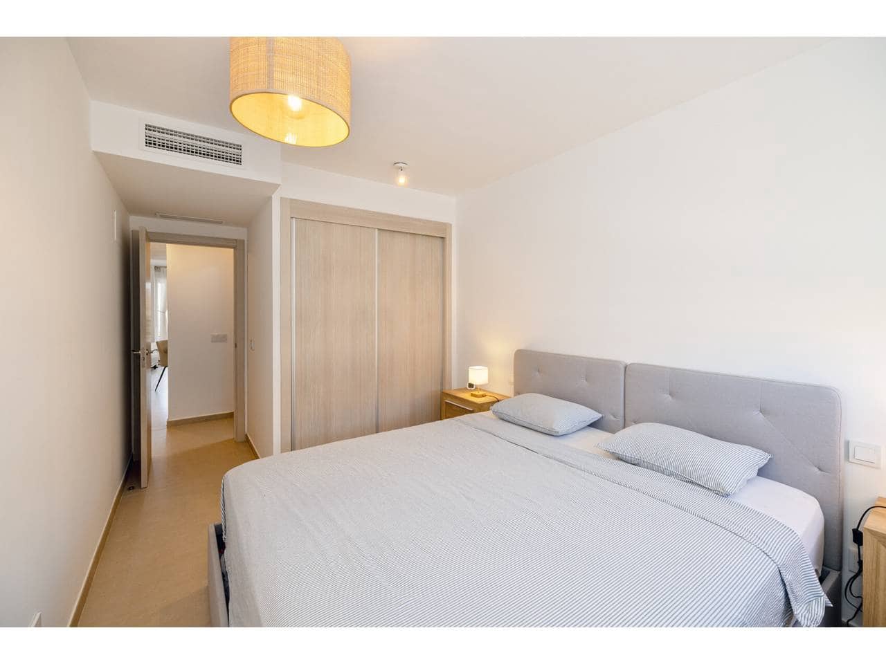 2 soverom Leilighet til salgs i Manilva med svømmebasseng garasje - € 329 000 (Ref: 10106584)