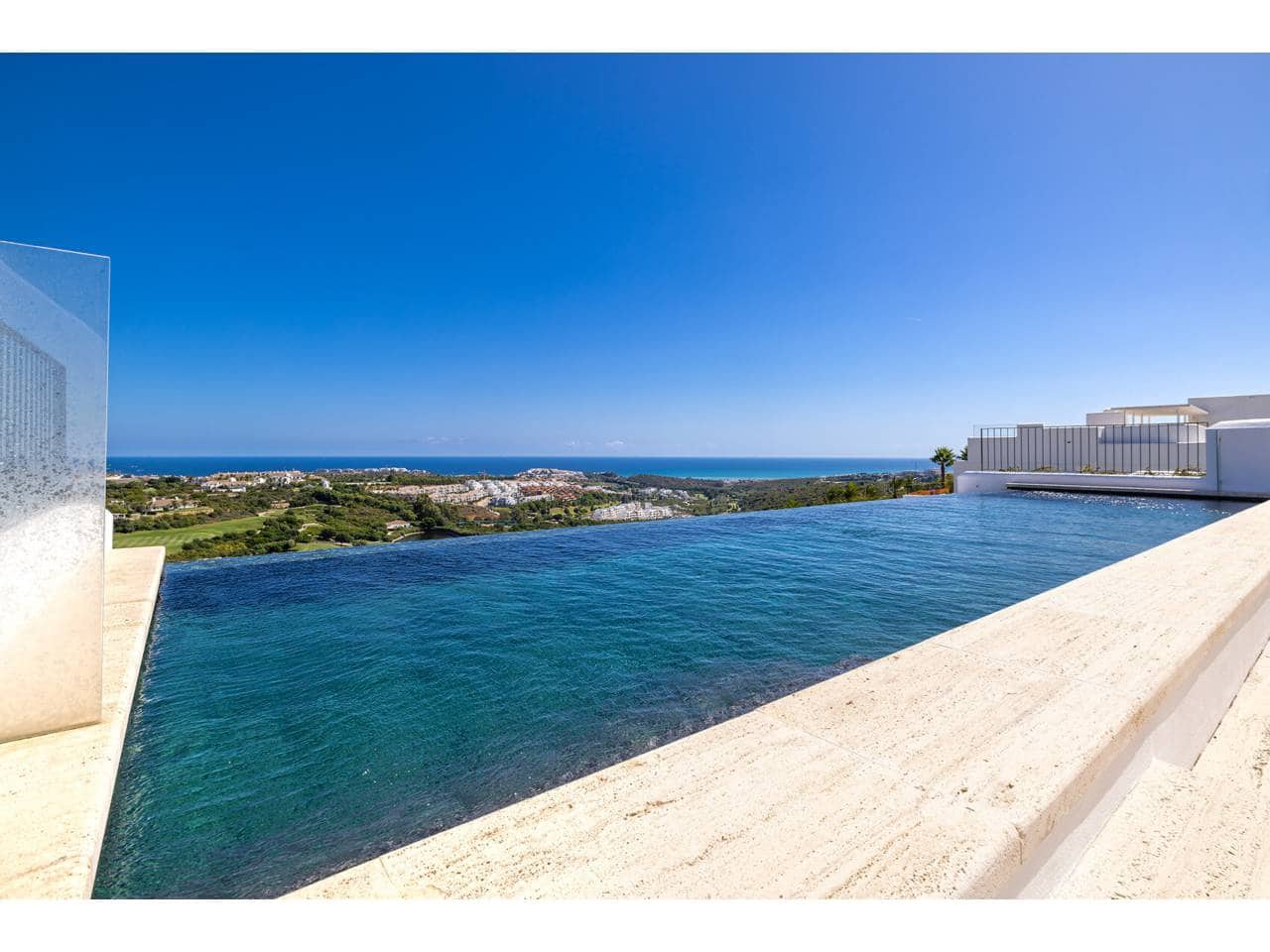 Ático de 4 habitaciones en Casares en venta con piscina garaje - 5.100.000 € (Ref: 10106585)