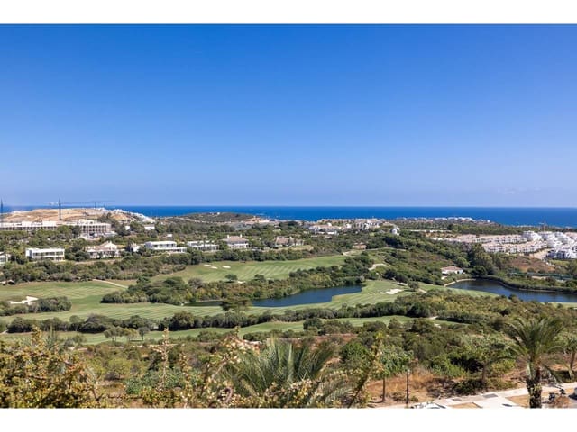 Ático de 4 habitaciones en Casares en venta con piscina garaje - 5.100.000 € (Ref: 10106585)