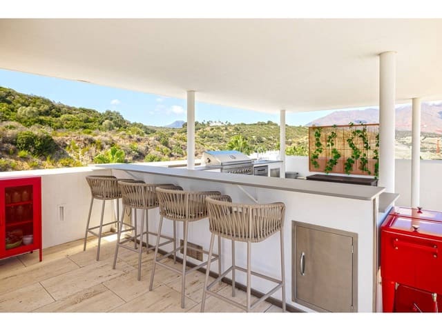 Ático de 4 habitaciones en Casares en venta con piscina garaje - 5.100.000 € (Ref: 10106585)