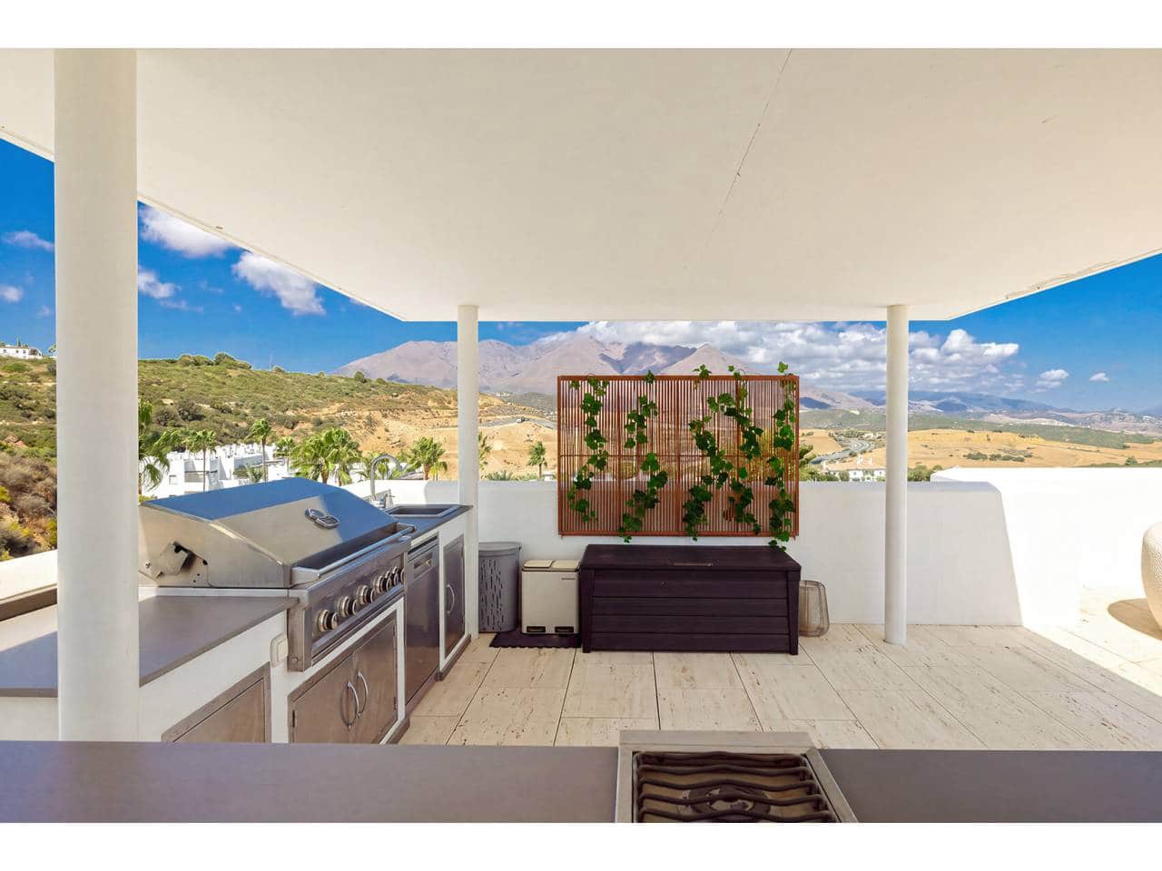 Ático de 4 habitaciones en Casares en venta con piscina garaje - 5.100.000 € (Ref: 10106585)