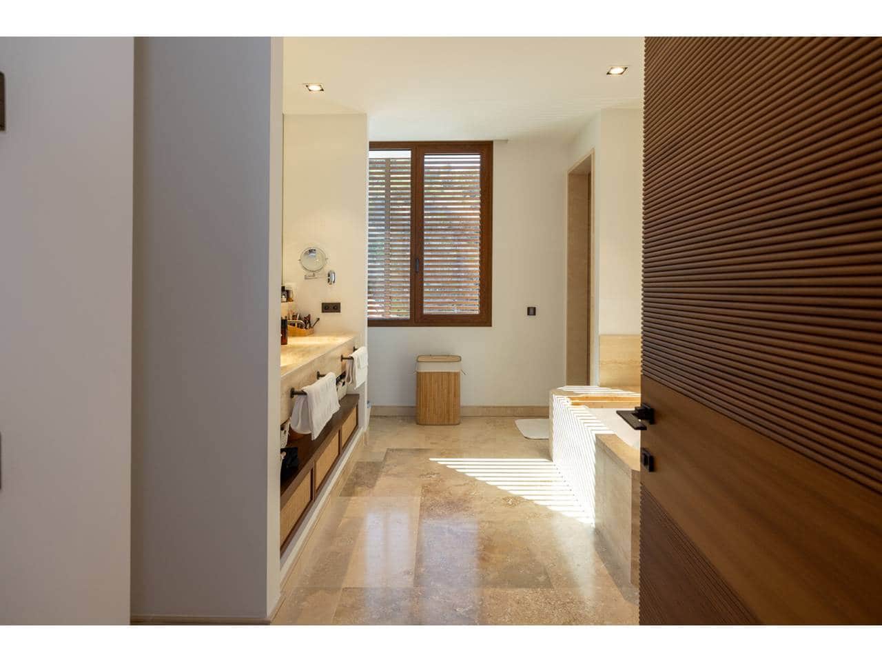 Ático de 4 habitaciones en Casares en venta con piscina garaje - 5.100.000 € (Ref: 10106585)