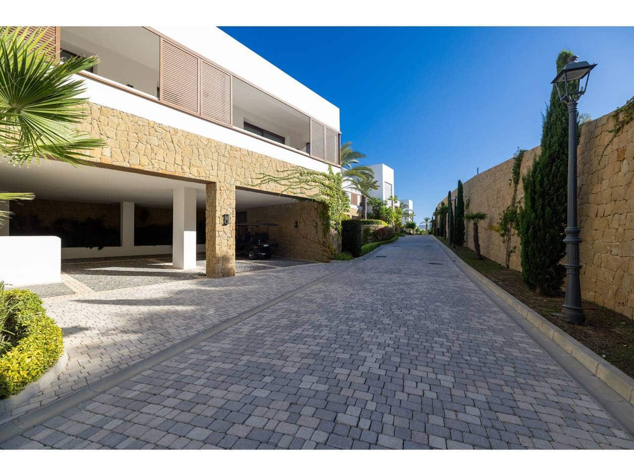Ático de 4 habitaciones en Casares en venta con piscina garaje - 5.100.000 € (Ref: 10106585)