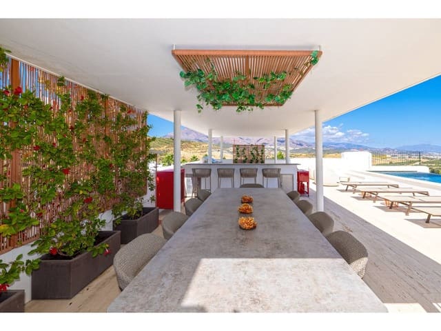 Ático de 4 habitaciones en Casares en venta con piscina garaje - 5.100.000 € (Ref: 10106585)