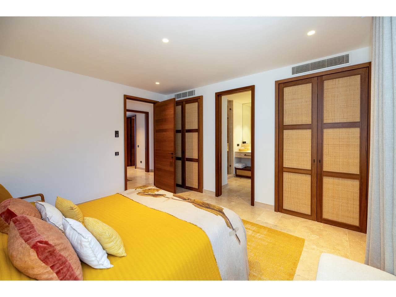 Ático de 4 habitaciones en Casares en venta con piscina garaje - 5.100.000 € (Ref: 10106585)