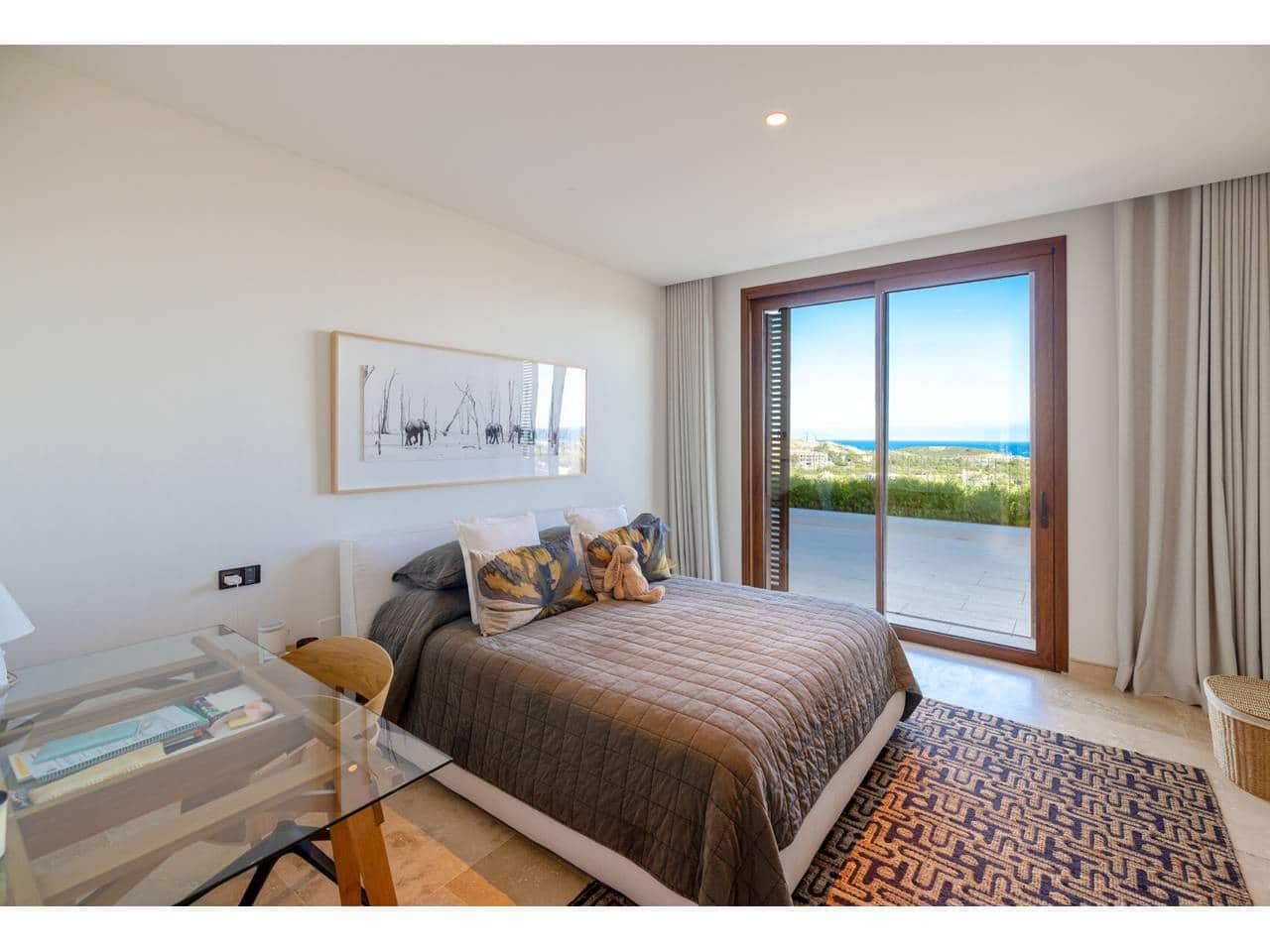 Ático de 4 habitaciones en Casares en venta con piscina garaje - 5.100.000 € (Ref: 10106585)