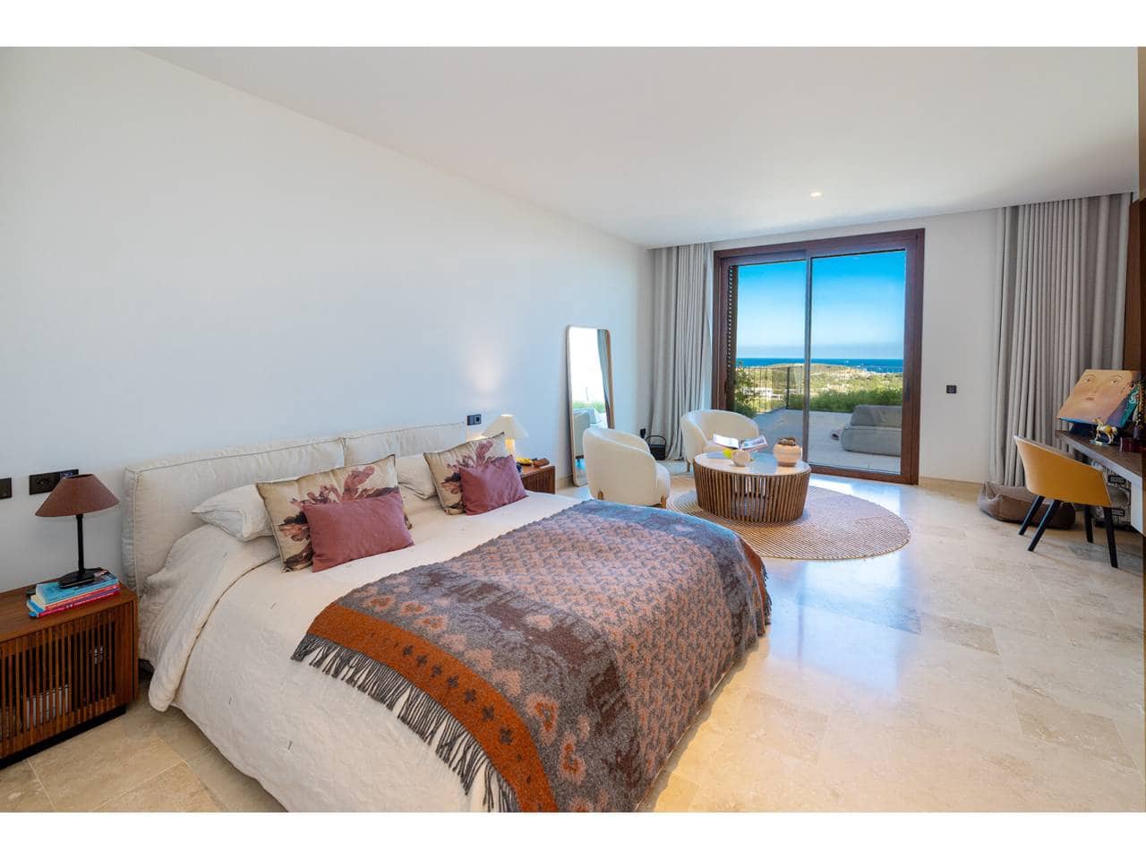 Ático de 4 habitaciones en Casares en venta con piscina garaje - 5.100.000 € (Ref: 10106585)