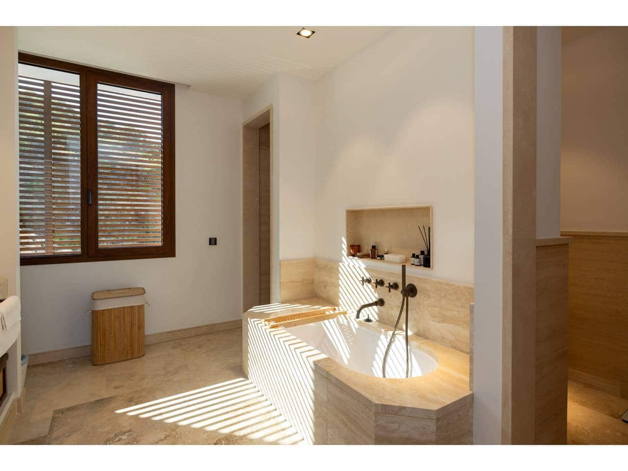 Ático de 4 habitaciones en Casares en venta con piscina garaje - 5.100.000 € (Ref: 10106585)
