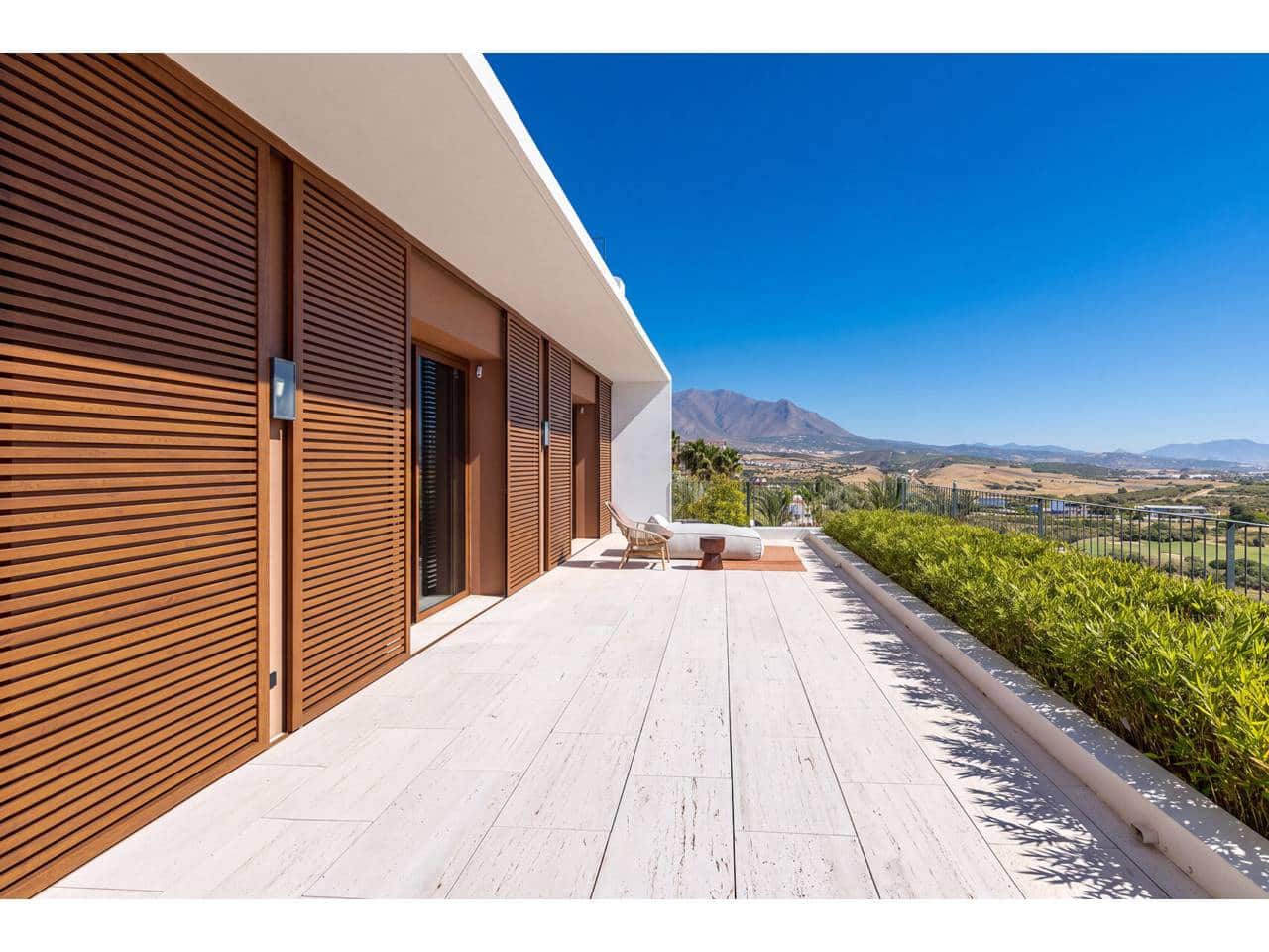 Ático de 4 habitaciones en Casares en venta con piscina garaje - 5.100.000 € (Ref: 10106585)