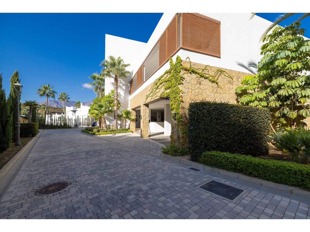 Ático de 4 habitaciones en Casares en venta con piscina garaje - 5.100.000 € (Ref: 10106585)