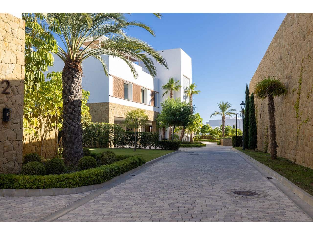 Ático de 4 habitaciones en Casares en venta con piscina garaje - 5.100.000 € (Ref: 10106585)