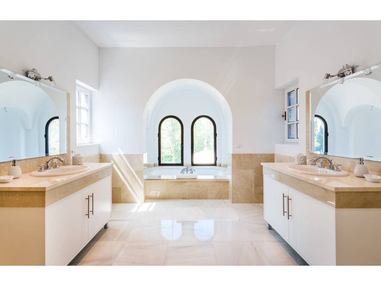 12 bedroom Finca/Country House for sale in Sotogrande with pool garage - € 8,000,000 (Ref: 10114621)