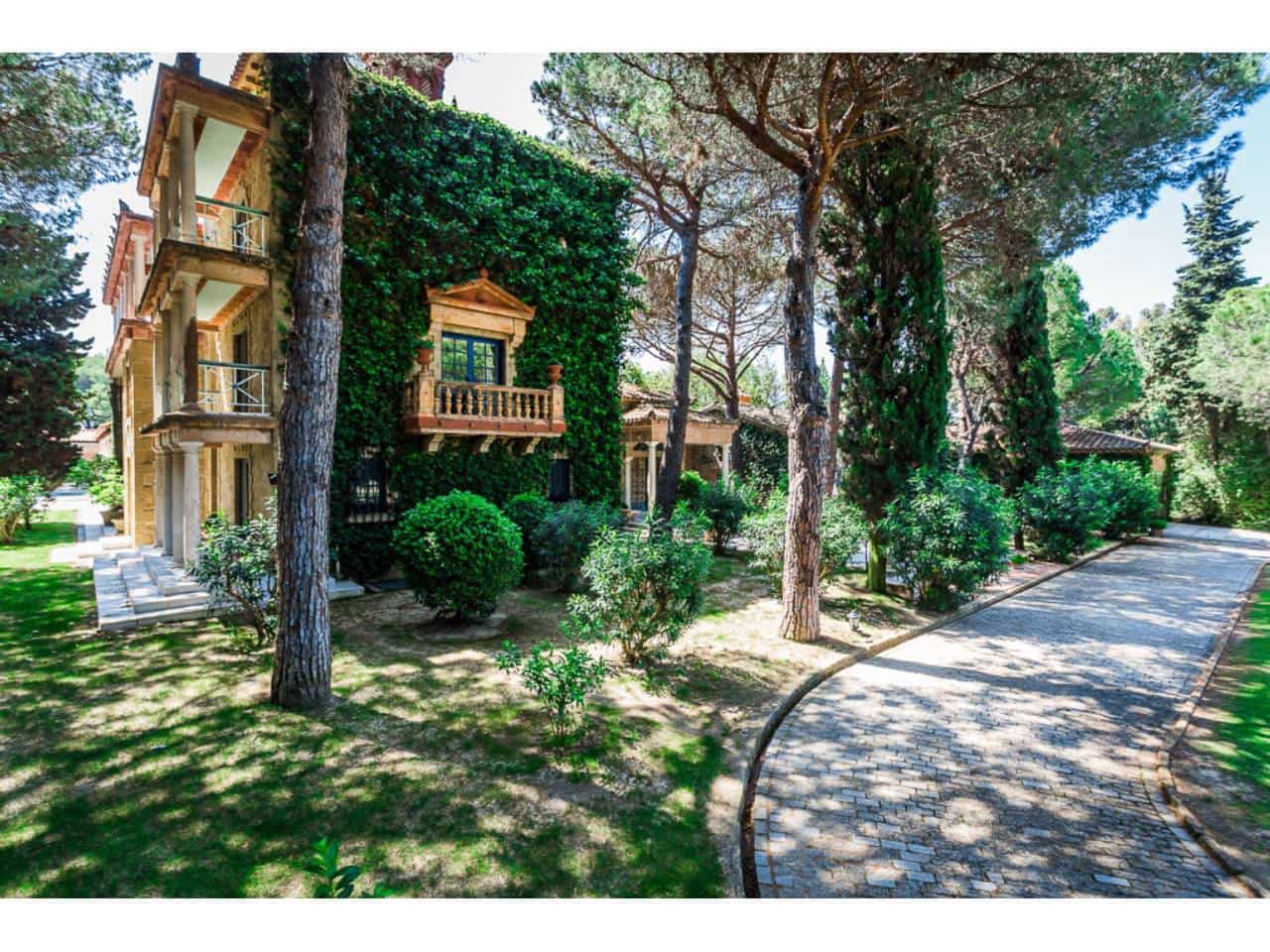 12 bedroom Finca/Country House for sale in Sotogrande with pool garage - € 8,000,000 (Ref: 10114621)