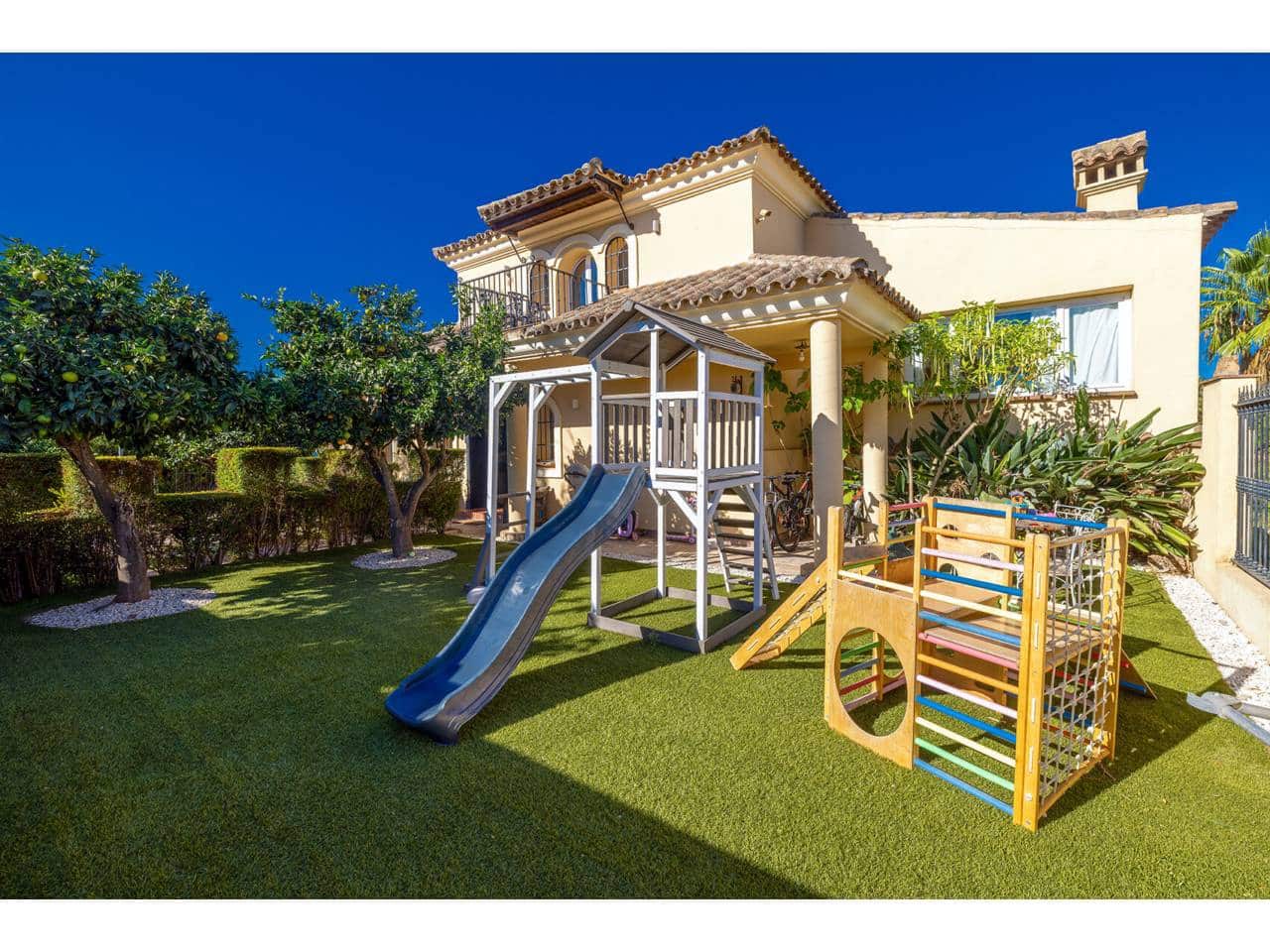 4 chambre Villa/Maison à vendre à Sotogrande avec piscine garage - 1 275 000 € (Ref: 10123351)