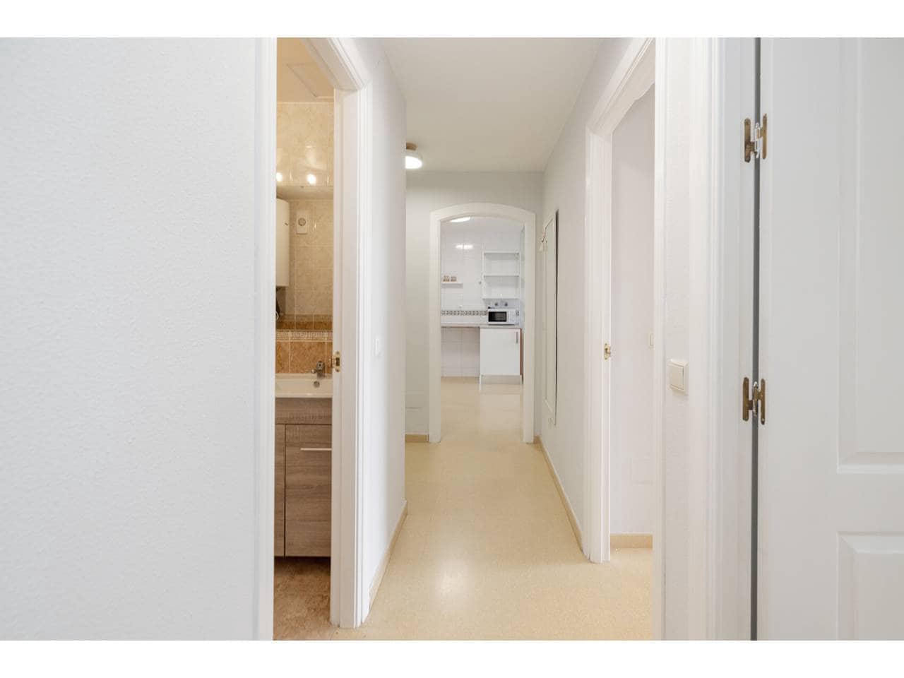 Apartamento de 2 habitaciones en San Luis de Sabinillas en venta con piscina - 264.900 € (Ref: 10127482)