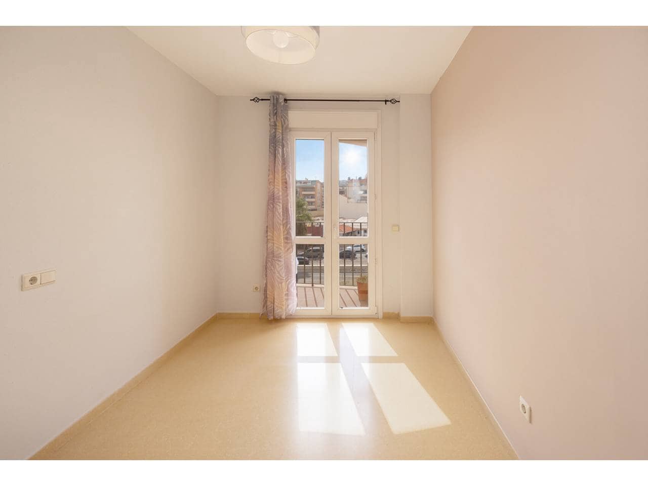 Apartamento de 2 habitaciones en San Luis de Sabinillas en venta con piscina - 264.900 € (Ref: 10127482)