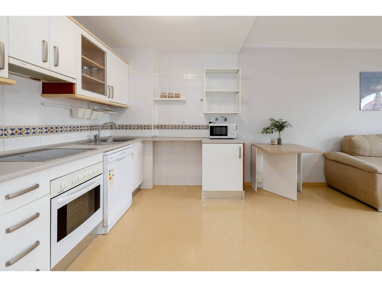 Apartamento de 2 habitaciones en San Luis de Sabinillas en venta con piscina - 264.900 € (Ref: 10127482)