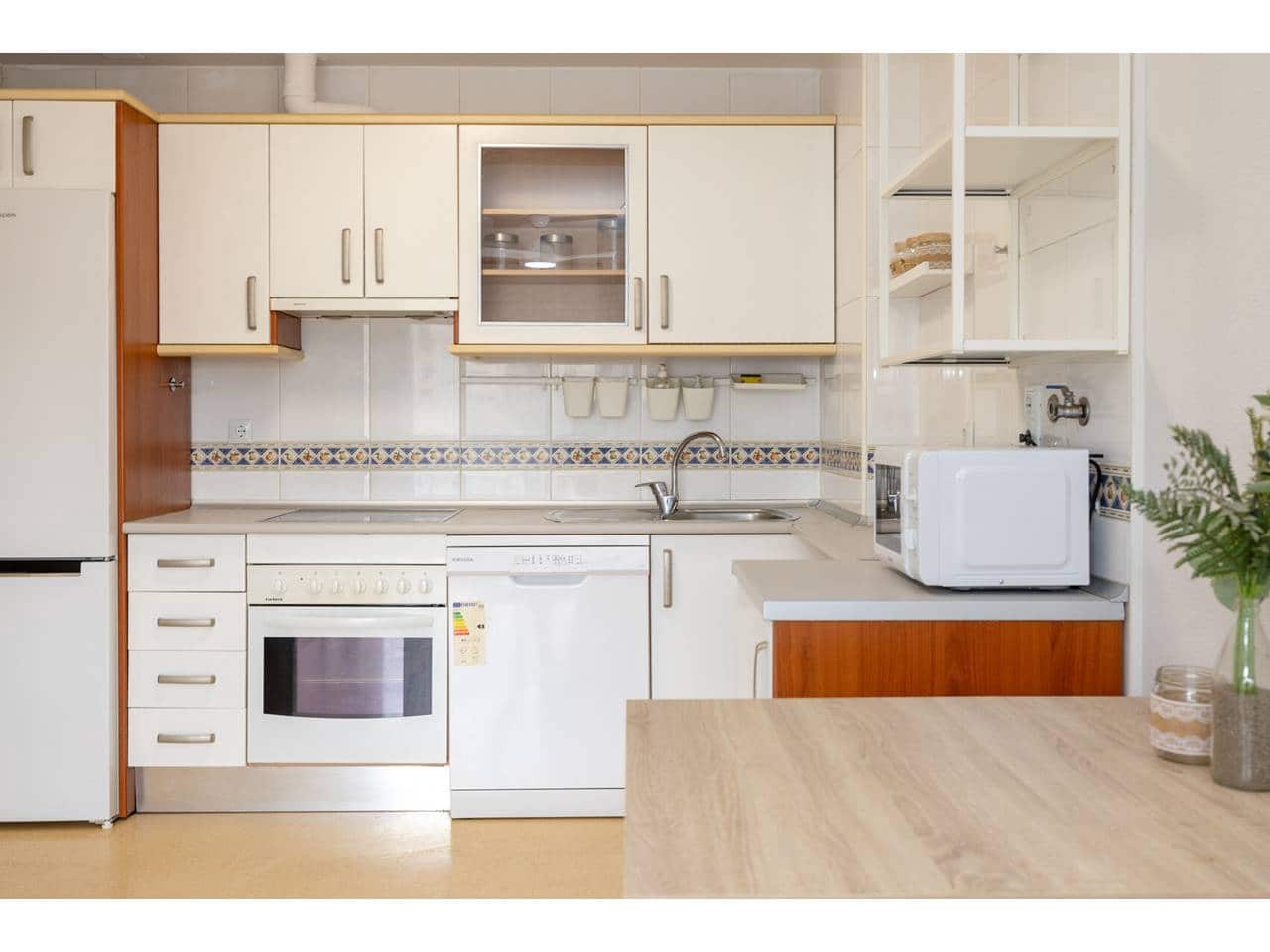 Apartamento de 2 habitaciones en San Luis de Sabinillas en venta con piscina - 264.900 € (Ref: 10127482)