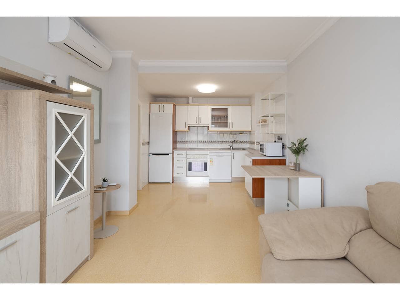 Apartamento de 2 habitaciones en San Luis de Sabinillas en venta con piscina - 264.900 € (Ref: 10127482)