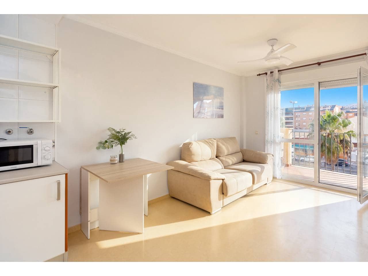 Apartamento de 2 habitaciones en San Luis de Sabinillas en venta con piscina - 264.900 € (Ref: 10127482)