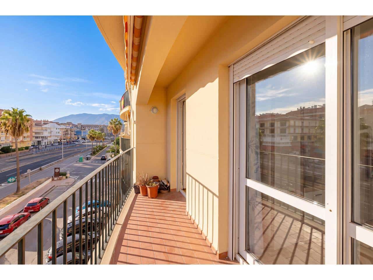 Apartamento de 2 habitaciones en San Luis de Sabinillas en venta con piscina - 264.900 € (Ref: 10127482)