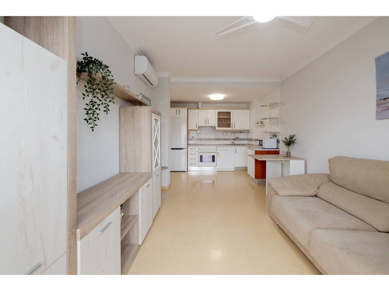 Apartamento de 2 habitaciones en San Luis de Sabinillas en venta con piscina - 264.900 € (Ref: 10127482)